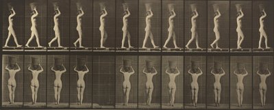 Plade nummer 34. Går og bærer en 15-lb. kurv på hovedet, hænderne løftet,1887 (foto) af Eadweard Muybridge