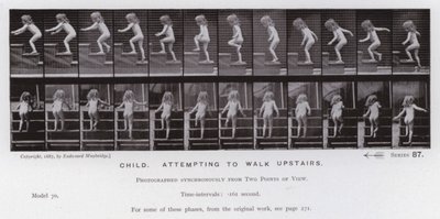 Den menneskelige figur i bevægelse: Barn, der forsøger at gå ovenpå (s/h-billede) af Eadweard Muybridge