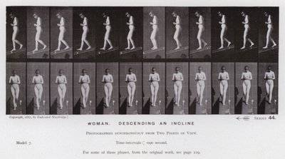 Den menneskelige figur i bevægelse: kvinde, der går ned ad en skråning (s/h foto) af Eadweard Muybridge