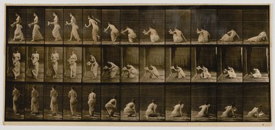 Kvinde rejser sig fra at sidde på jorden, fra bogen Animal Locomotion af Eadweard Muybridge
