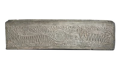 Stort formstøbt gråt begravelsesarkitektonisk element med to tigre (keramik) af Eastern Han Dynasty Chinese School