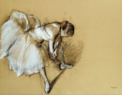 Danser, der justerer sin sko, ca. 1890 af Edgar Degas