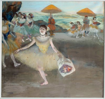 Danser med bukethilsen på scenen Maleri af Edgar Degas (1834-1917). 1878. Søn 0,72x0,77 m Musee d