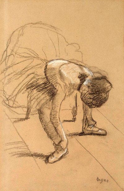 Siddende danser, der justerer sine sko, c1876. af Edgar Degas