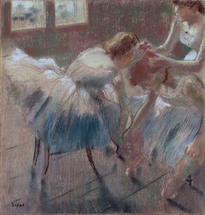 Tre dansere forbereder sig til undervisning, ca. 1880 (pastel på gulfarvet vævet papir) af Edgar Degas