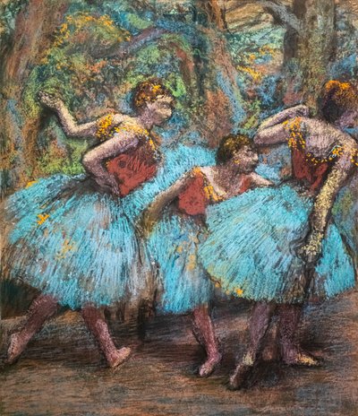 Tre dansere (blå nederdele, røde corsager). Omkring 1903. Pastel på papirlim på pap. af Edgar Degas