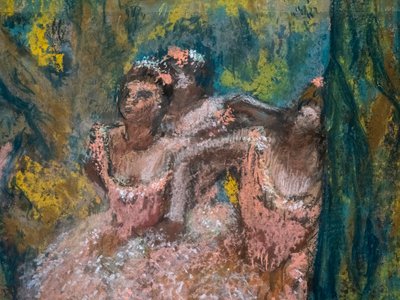 Tre dansere i lakseskørter (detalje). 1904-1906. Pastel på marouflepapir på pap. af Edgar Degas