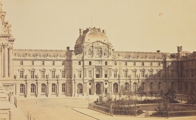 Cour Napoléon og Pavillon Sully set fra Turgot-fløjen i Louvre, Paris af Édouard Baldus