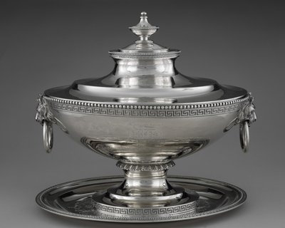 Suppeterrin med underplade af Edward Chandler Moore