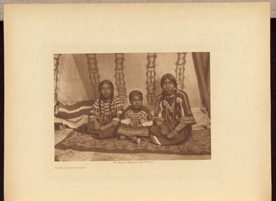 I hytten - Piegan af Edward S. Curtis