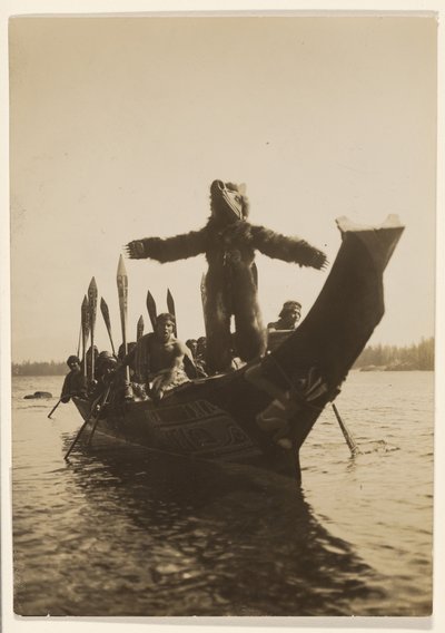 [Budbringere, der beder om Wakets datters hånd]. af Edward S. Curtis
