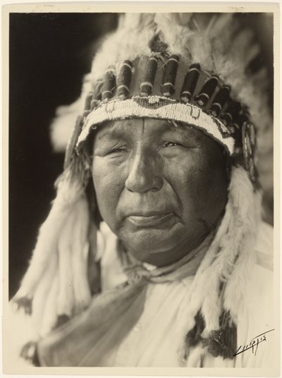 Pipe Stem – Her er af Edward S. Curtis
