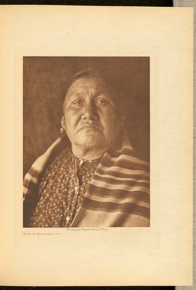 Wakóndas hustru - Oto af Edward S. Curtis