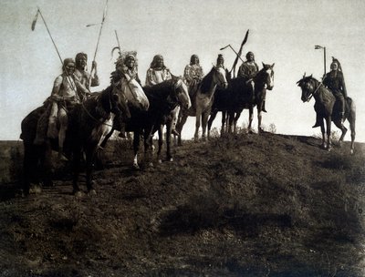 Amerikanske indianere: Apsaroke-kriger til hest af Edward Sheriff Curtis