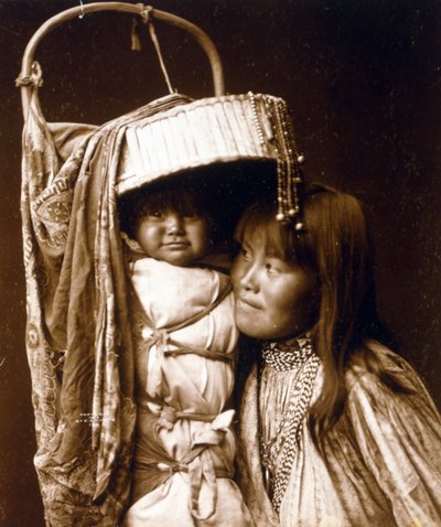 Apache pige og Papoose af Edward Sheriff Curtis