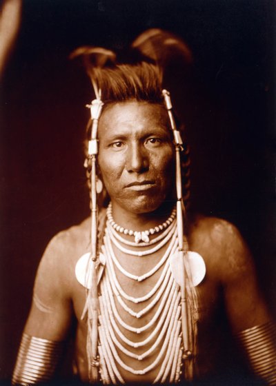 Indisk modig: Ben Long Ear c. 1905, foto Edward S. Curtis af Edward Sheriff Curtis