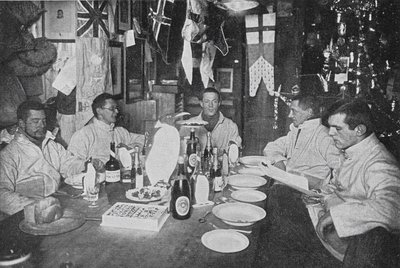 Midvinterdagsmiddagen, 22. juni 1912 (s/h-billede) af Edward W. Nelson