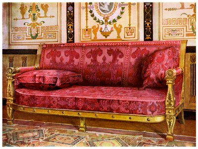 Udskåret forgyldt sofa betrukket med rose Brocade de Lyon, 1911-1912. af Edwin Foley