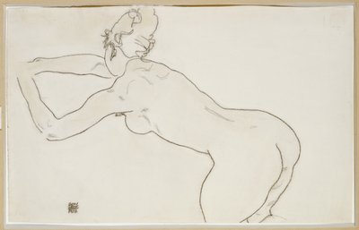 Nøgen kvinde knæler og bøjer sig frem mod venstre, 1918 af Egon Schiele