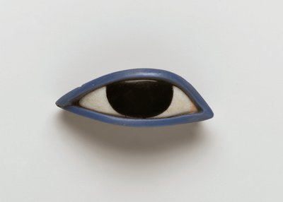 Højre øje fra en antropoid kiste (obsidian, krystallinsk og blåt glas) af Egyptian