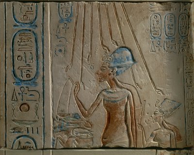 Egyptisk gravering, der repræsenterer Akhenaten og Nefertiti, der tilbeder solskiven, fra Tall al-Amarna, Egypten, New Kingdom, XVIII-dynastiet af Egyptian 18th Dynasty