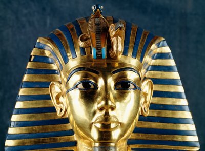 Tutankhamons gravmaske, Slagen guld, Keramik og halvædelsten, Fra faraos grav, Theben, Egypten, Detalje, Guldsmedekunst, Egyptisk civilisation, Ny Rige, Dynasti XVIII af Egyptian 18th Dynasty