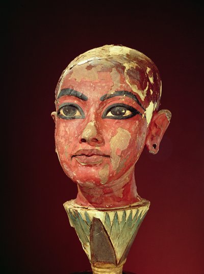 Hovedet af barnekongen, der dukker op fra en lotusblomst, fra Tutankhamons grav (ca. 1370-1352 f.Kr.) New Kingdom (stuket og malet træ) (se også 149406) af Egyptian 18th Dynasty