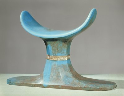 Nakkestøtte, fra Tutankhamons grav (ca. 1370-52 f.Kr.) New Kingdom (blå glaspasta) af Egyptian 18th Dynasty