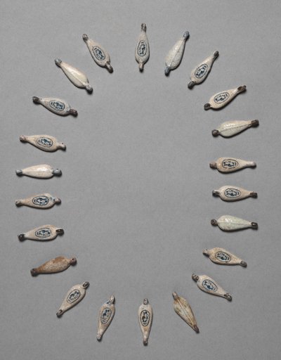 Kronbladsformede perler, ca. 1391-1353 f.Kr af Egyptian 18th Dynasty