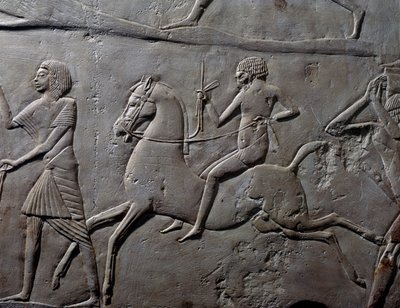 Stafetløb på hesteryg, detalje af vægrelief forestillende militærlejr med soldater, kalksten, fra Horemhebs memfitiske grav i Saqqara, Egyptisk civilisation, Ny Rige, XVIII. dynasti af Egyptian 18th Dynasty