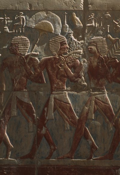 Relief, der viser en parade til ære for gudinden Hathor, detalje fra Hatshepsuts lighustemplet (ca. 1503-1482 f.Kr.) New Kingdom (malet kalksten) (se også 382845) af Egyptian 18th Dynasty