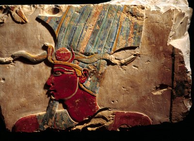 Relief, der repræsenterer faraoens krone Thutmosis (Tuthmosis eller Thutmus) III krone Atef af Egyptian 18th Dynasty