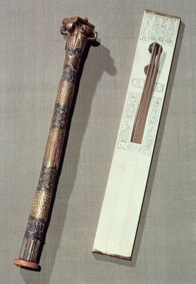 Skriftskriverpalet og et etui til at skrive siv, fra Tutankhamons grav (ca. 1370-52 f.Kr.) New Kingdom (se også 228566) af Egyptian 18th Dynasty