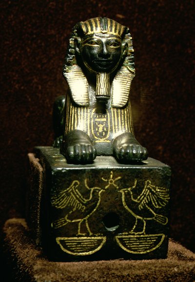 Statuette af en sfinks af kong Tuthmosis III, New Kingdom, ca. 1490-1439 f.Kr. af Egyptian 18th Dynasty