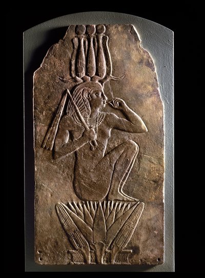 Plaque af Iuput II som barnegud, der dukker op fra lotusblomst (fajance) af Egyptian 23rd Dynasty