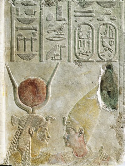 Kong Nectanebo II (360-343 f.Kr.) budt velkommen af gudinden Isis, malet kalkstensrelief af Egyptian 30th Dynasty