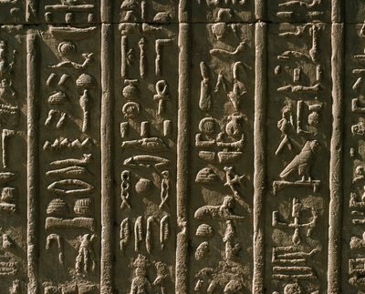 Lav lettelse med hieroglyfer, 51-30 f.Kr. af Egyptian Egyptian
