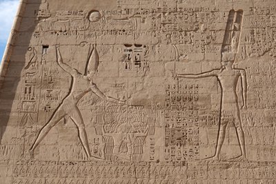 Scenen for massakren på fjender, Horus-templet, Edfu af Egyptian Egyptian