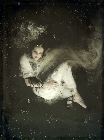 Flydende brud II, 2013 (silketryk) af Elinleticia Högabo