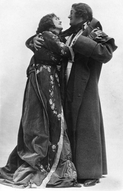 Julia Neilson og Fred Terry i The Scarlet Pimpernel, c1905. af Ellis and Walery