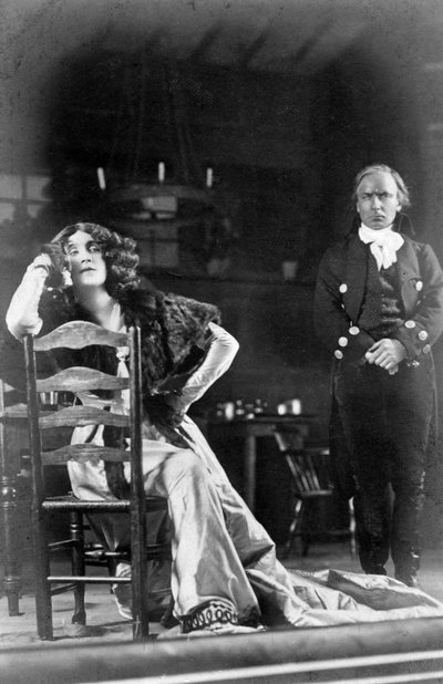 Julia Neilson og Horace Hodges i The Scarlet Pimpernel, c1905. af Ellis and Walery