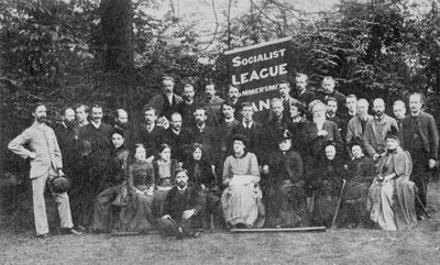 William Morris and the Hammersmith Socialist League, ca. 1885 (bw foto) af Emery Walker