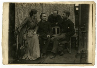 May Morris, H. H. Sparling, Emery Walker og George Bernard Shaw af Emery and Boutall Walter Walker