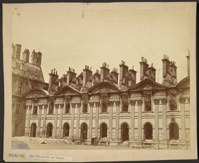 Les Tuileries og ruinerne af Emile Bondonneau