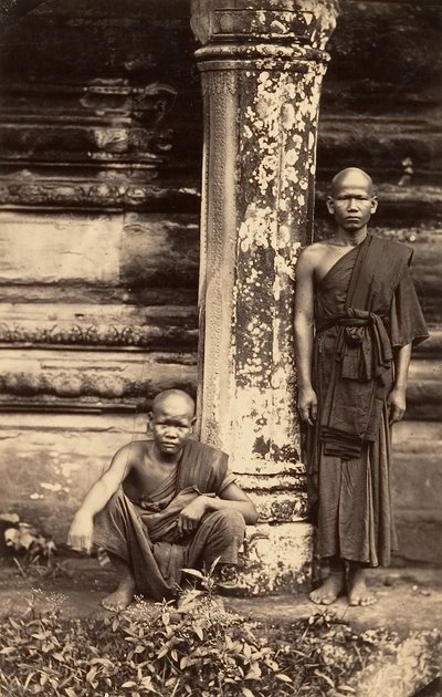 Bonzes of the Great Pagoda, 1866. af Emile Gsell