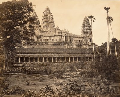 Nordfacade af den store pagode, 1866. af Emile Gsell