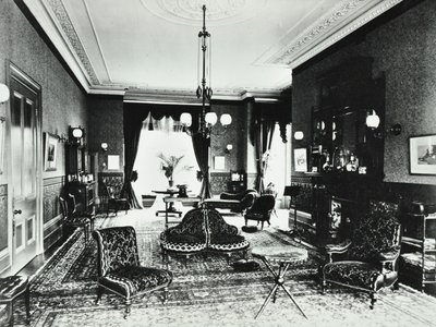 Addison Road 18: tegnestue, 1890 af English Photographer