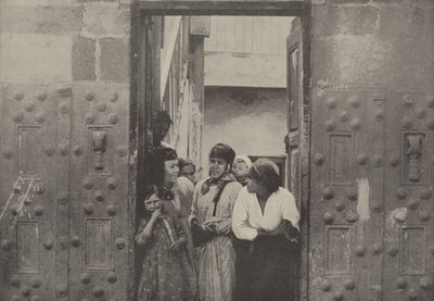 Gamle stendøre, Tiberias, En by ved Galilæa-søen, i nærheden af hvilken vor Frelser? af English Photographer