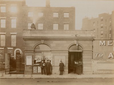 Baker Street Railway Station, østlige indgang, Marylebone Road, London; billede taget maj 1908 af English Photographer