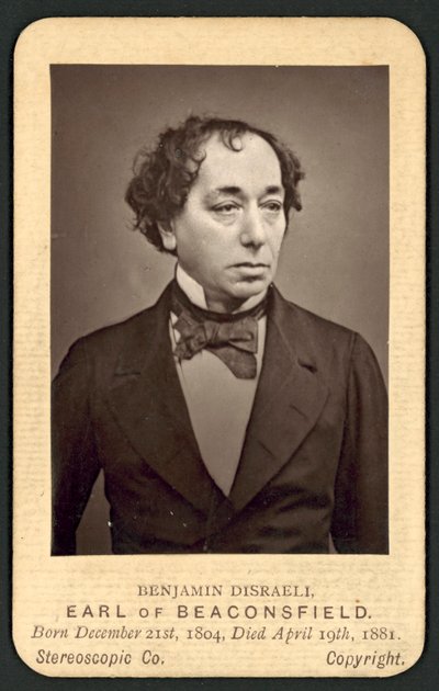 Benjamin Disraeli, jarl af Beaconsfield, mindefotokort (s/h-billede) af English Photographer